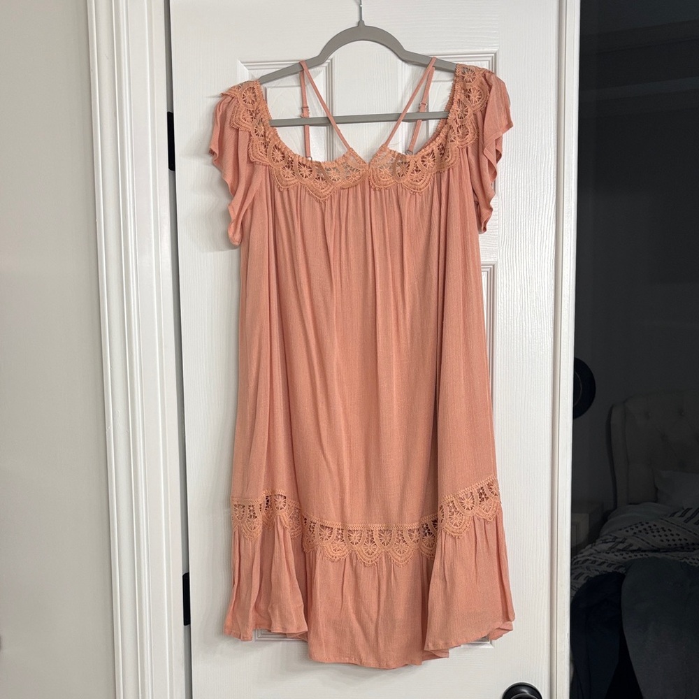 Doe & Rae Peach Lace Trim Dress